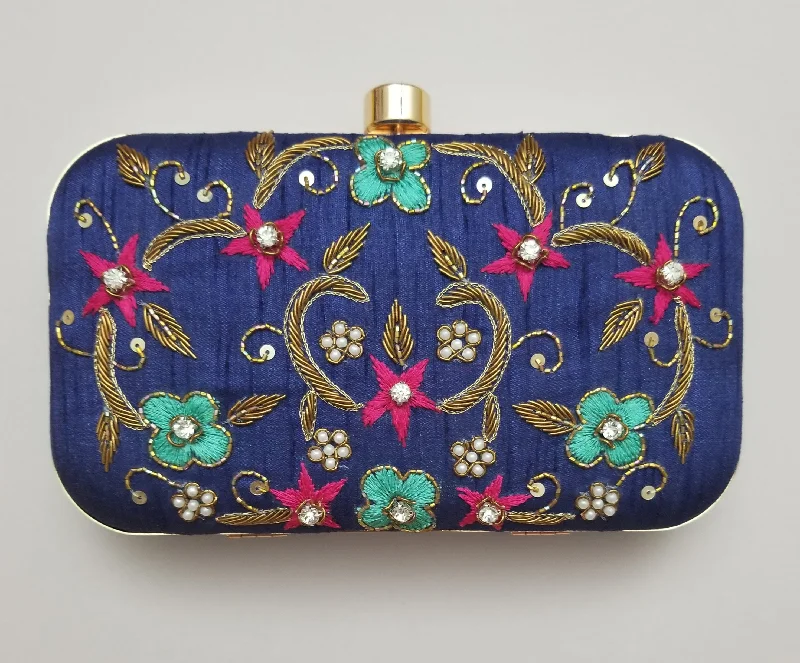 LAIBA Clutch