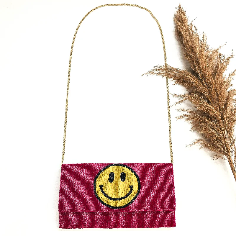  Your Perfect Bag At The Perfect PriceHappy Days Seedbeaded Clutch Bag in Fuchsia with Yellow Happy Face and Gold Tone Chain